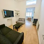 2-Br Apartment In Central London, Ideal Location!